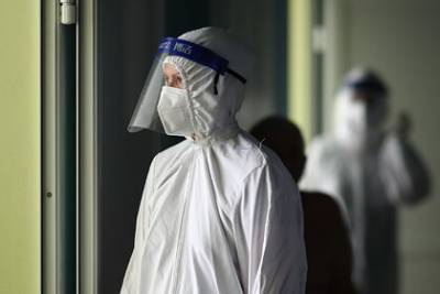 Александр Горелов - В Роспотребнадзоре раскрыли прогноз по заболеваемости коронавирусом осенью - lenta.ru - Россия