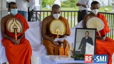 Уайт Элиянта - На Шри-Ланке от короны умер создатель "зелья" от коронавируса - rf-smi.ru - Индия - Шри Ланка