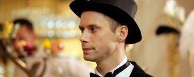 Актер Данила Шевченко доставлен в больницу после падения в театре «Эрмитаж» - runews24.ru - республика Крым