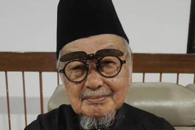 100-летний учитель назвал главный секрет долголетия - lenta.ru - Малайзия