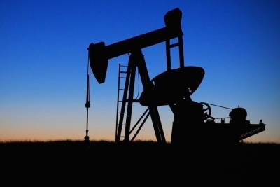 Мировые цены на нефть впервые за три года поднялись выше $80 - mk.ru - Лондон
