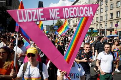 Три польских региона откажутся от ущемления прав ЛГБТ из-за угроз Евросоюза - lenta.ru - Евросоюз