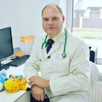 Евгений Тимаков - Врач-инфекционист назвал лучшее время для вакцинации от covid-19 и гриппа - radiomayak.ru