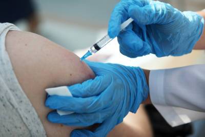 В России могут разрешить ввоз незарегистрированных вакцин от коронавируса - mk.ru - Россия