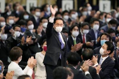 Таро Коно - Фумио Кисид - Председателем правящей партии Японии избран Фумио Кисида - aif.ru - Россия - Япония