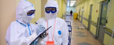 В России за последние сутки выявлено 22 430 случаев коронавируса в 85 регионах - runews24.ru - Россия