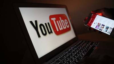 Дмитрий Песков - В Кремле оценили возможность блокировки YouTube в РФ - iz.ru - Россия - Израиль