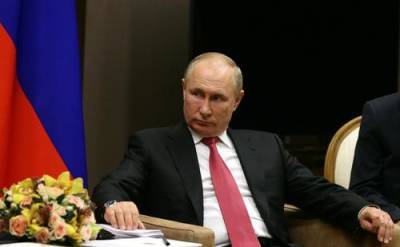 Владимир Путин - Путин заявил, что не заразился коронавирусом после общения с зараженным сотрудником из-за прививки - argumenti.ru - Россия