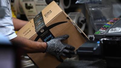 Amazon договорился с двумя уволенными - golos-ameriki.ru - Сша
