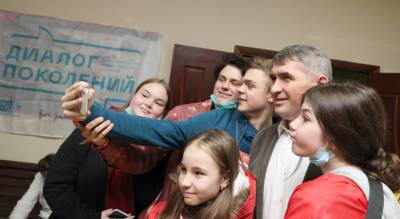 Глава Чувашии ответил на вопрос о вакцинации подростков от коронавируса - pg21.ru - республика Чувашия
