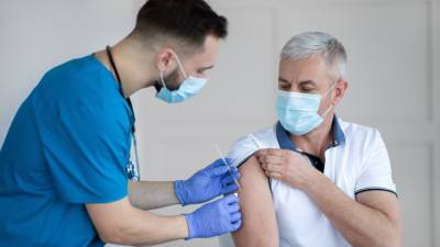 Дмитрий Песков - Песков заявил о недостаточном уровне вакцинации россиян от коронавируса - mir24.tv - Россия