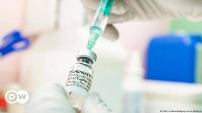 Ослабляет ли прививка от COVID-19 врожденный иммунитет? Фактчекинг DW - smartmoney.one - Голландия
