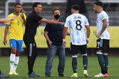 Полиция прервала матч Аргентины и Бразилии из-за не прошедших карантин игроков - lenta.ru - Бразилия - Аргентина