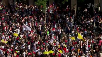 В Нидерландах проходят массовые протесты против антикоронавирусных мер - 1tv.ru - Голландия - Амстердам - Бразилия - Аргентина