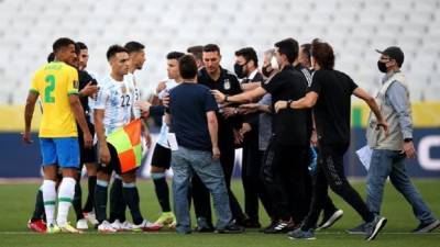Отборочный матч ЧМ-2022 прервали за нарушение антиковидных мер - newdaynews.ru - Англия - Бразилия - Сан-Паулу - Аргентина