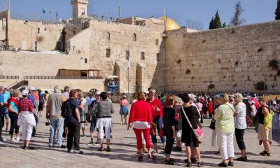 Популярная страна для отдыха разрешила туристам приезжать только группами - gubdaily.ru - Россия - Израиль