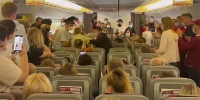 Психотерапевт объяснил, какие люди чаще устраивают дебоши в самолетах - yur-gazeta.ru - Москва