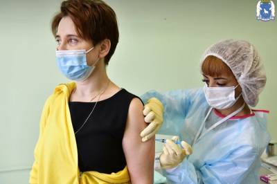 Кампания по вакцинации 1 миллиона жителей стартовала в Приморье - infox.ru - Приморье край