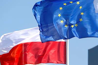 ЕС лишит Польшу денег из-за ущемления прав геев и лесбиянок - lenta.ru - Евросоюз - Польша