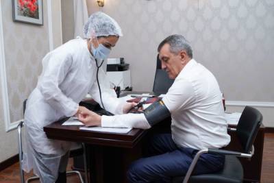 Врио главы Северной Осетии привился от коронавируса после болезни - kavkaz.mk.ru - республика Алания - Пресс-Служба
