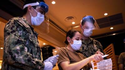 Фумио Кисида - На Окинаве за сутки выявлено 235 случаев заболевания COVID-19 среди военных США - russian.rt.com - Сша - Япония