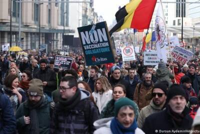 Франк Ванденбрук - В Бельгии и Чехии вновь прошли акции протеста против антикоронавирусных ограничений - unn.com.ua - Украина - Киев - Евросоюз - Чехия - Бельгия - Брюссель