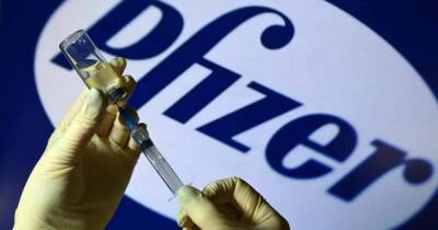 Альберт Бурла - Глава Pfizer: Эффективную вакцину от штамма "омикрон" создадут в марте - ren.tv - Сша - Кипр - Юар