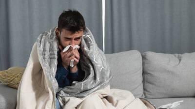 Британские ученые считают, что клеточный иммунитет после простуды может защитить от COVID-19 - mir24.tv - Англия - Лондон
