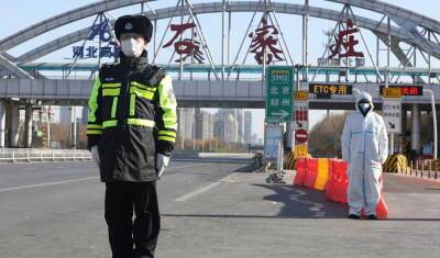 Жителей китайского города Аньян посадили на карантин из-за двух случаев "Омикрона" - newizv.ru - Китай - Тяньцзинь - Аньян