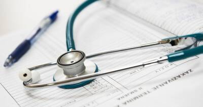 В Ровенской области главного врача подозревают в безосновательных выплатах за работу с больными COVID-19 - dsnews.ua - Украина