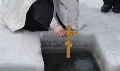 В Магнитогорске желающим принять участие в крещенских купаниях придется предъявить QR-код - og.ru - Магнитогорск
