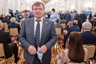 Максим Иванов - Депутат Госдумы заявил, прививки от ковида станут платными с марта - mk.ru - Свердловская обл. - Сша
