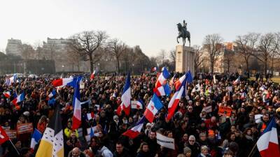 В Европе прошли акции против ограничений из-за COVID-19 - svoboda.org - Франция - Италия - Париж - Рим