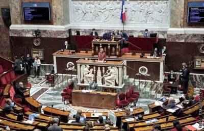 Французские законодатели окончательно утвердили введение вакцинного пропуска - interfax.ru - Москва - Франция