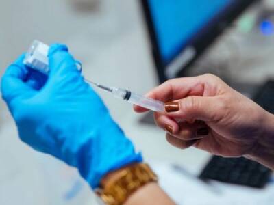 В Италии ввели рекордное количество прививок от COVID-19 - unn.com.ua - Украина - Италия - Киев
