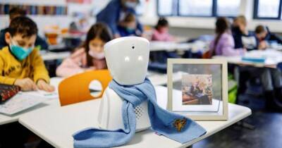 В Германии робот-аватар посещает школу вместо больного мальчика (видео) - focus.ua - Украина - Германия - Берлин