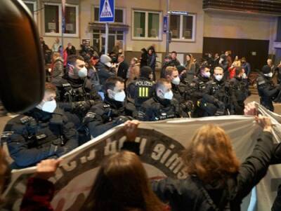 В ходе ковидных протестов в Грайце пострадали и демонстранты, и полицейские - newsland.com - Германия