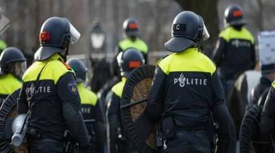 На антиковидных протестах в Амстердаме произошли столкновения между демонстрантами и полицией - belta.by - Белоруссия - Амстердам