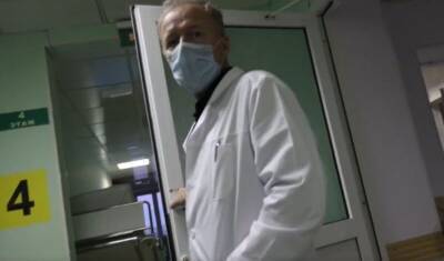 Зам главврача напал на журналистов "Новой газеты" в больнице Сургута - newizv.ru - Сургут