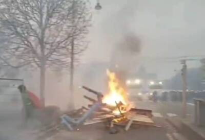 В Брюсселе "антиковидная" демонстрация закончилась столкновениями с полицией - nakanune.ru - Евросоюз - Бельгия - Брюссель