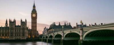 В Великобритании отменят тесты на ковид для въезжающих в страну привитых лиц - runews24.ru - Англия