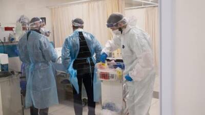 Минздрав Израиля: 35-40 человек в день умирают от коронавируса - vesty.co.il - Израиль - Минздрав