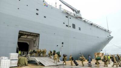ВМС Австралии пришли на помощь островному государству «инфицированным» кораблëм - eadaily.com - Австралия - Канберра