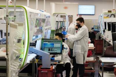 В США разработали аксессуар для смартфона, выявляющий COVID по слюне - mk.ru - Сша