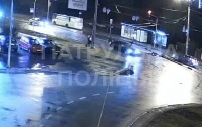 В Киеве пьяный водитель сбил ребенка и скрылся: видео момента - korrespondent.net - Украина - Киев