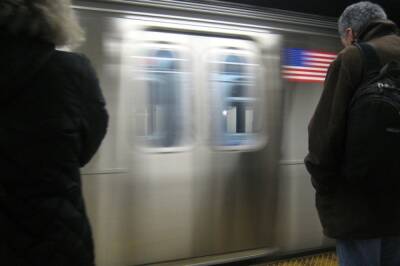 В Нью-Йорка остановили работу четырех линий метро из-за последствий COVID - aif.ru - Нью-Йорк - штат Нью-Йорк - Нью-Йорк