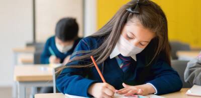 В школах Англии вводят обязательное ношение масок - rbnews.uk - Англия