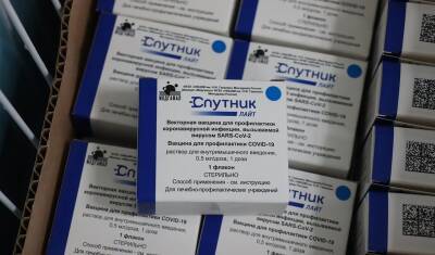 Ревакцинация «Спутником Лайт» защитит от «Омикрона» на три месяца - newizv.ru - Россия