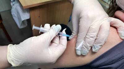 Сразу в нескольких российских регионах началась вакцинация подростков от 12 до 17 лет - 1tv.ru - Алтайский край - Кировская обл.