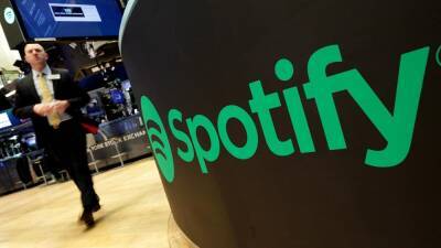 Джон Роган - Spotify меняет правила публикации контента - ru.euronews.com - Россия - Украина - Ирландия - Португалия - Брюссель - Кндр